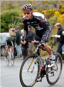 Hayden Roulston climbs Bluff Hill in the Tour of Southland riding for Calder Stewart 